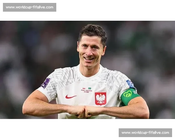 情感碰撞!莱万2026世界杯,老将的倔强与新生代的冲击 情感碰撞!莱万2026世界杯,老将的倔强与新生代的冲击
